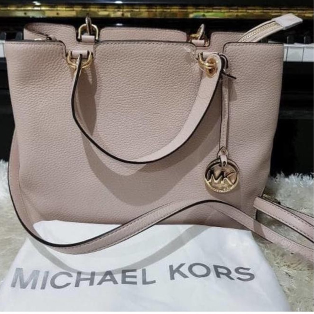 Michael Kors Annabelle pebble leather 👛